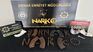 Şırnakta araçta yüzlerce silah parçası ve mermi ele geçirildi