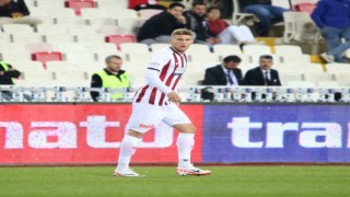 Sivassporda Burak Kapacak ilk resmi maçına çıktı