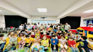 Somalı minikler Hacivat-Karagöz oyunuyla şenlendi