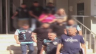 Sosyal medyadan tanıştığı şahısları eve davet ederek zorla senet imzalatan 4 kişi yakalandı