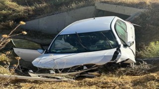Sulama kanalına düşen otomobilde bir kişi yaralandı