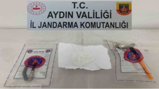 Şüpheli araçta uyuşturucu ele geçirildi