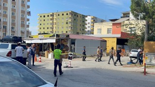 Şüpheli paket, bomba paniğine neden oldu.