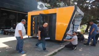 Taksi durakları yenileniyor