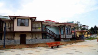 Tarihi Ordu Evleri Çamlı Köşkte