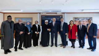 TBMM Başkanı Kurtulmuş, İrlandada İslam Kültür Merkezini ziyaret etti