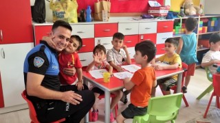 Toplum destekli polisler öğrencileri yalnız bırakmadı