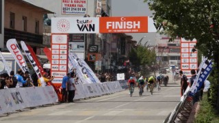 Tour of Van Uluslararası Bisiklet Yarışının Erciş etabı tamamlandı