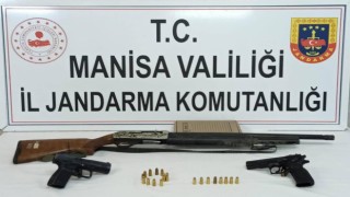 Turgutluda silah tacirlerine operasyon; 2 kişi gözaltında
