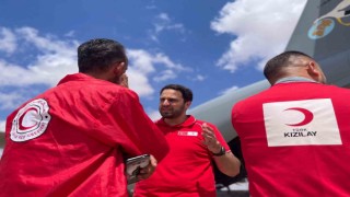 Türk Kızılay ekibi Libyadaki selzedelere yardım için bölgeye ulaştı