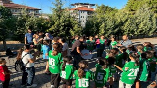 Türkiye ikincisi olan Muğla Kızlar Hokey karması davul zurna ile karşılandı