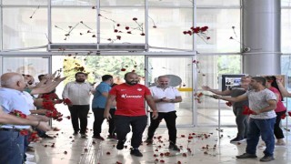 Türkiye Yağlı Güreş Liginin ilk şampiyonu Orhan Okuluya coşkulu kutlama