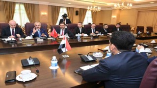 Ulaştırma ve Altyapı Bakanı Uraloğlu, Irak Kültür Bakanı Fekkak ile görüştü