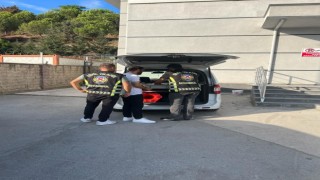 Ümraniyede yolu keserek drift atan sürücülere toplam 50 bin 480 TL ceza kesildi