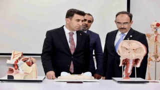 Üniversite için yapılan projeler yakından takip edildi