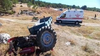 Uşakta traktörün devrilmesi sonucu 2 kişi yaralandı