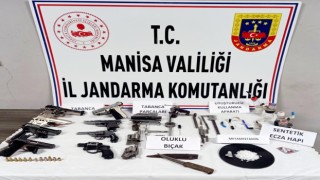 Uyuşturucu baskınında 8 adet ruhsatsız tabanca ele geçirildi