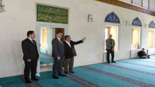 Vali Çiftçiden Alvarlı Efenin kabrine ziyaret