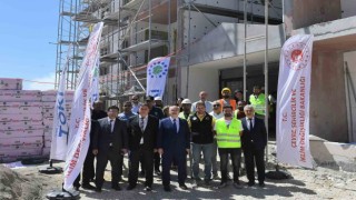 Vali Köşger: “Daima depremzede hemşehrilerimizin yanında olacağız”