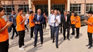 Mersin valisi nükleer enerji bölümü öğrencileriyle buluştu