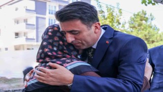 Vali şehit ailelerini yalnız bırakmadı