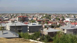 Vanlı öğrenciler mahallelerine okul istiyor