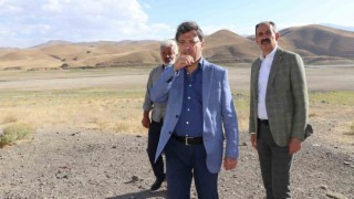 Vekil Türkmenoğlu kuruyan Zernek Barajında incelemelerde bulundu