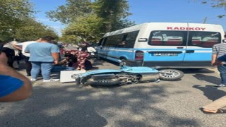 Yalovada minibüse çarpan motosikletli yaralandı