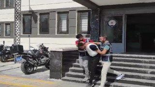 Yatak odasında öldürülen kadının katil zanlısı oğlu çıktı