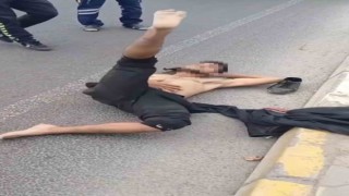Yerlere yattı, polisin önünde dans etti
