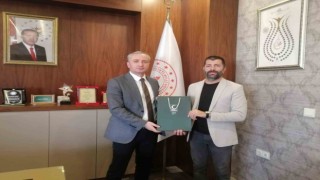 Yeşilay Ağrı Şube Başkanı Aslandan Milli Eğitim Müdürü Kökreke ziyaret