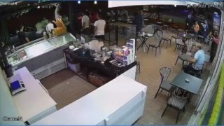 Yoldan geçen kadına sözlü tacizde bulunan şahısa esnaf dayağı
