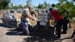 Yürekleri burkan cenaze: Kemikleri plastik kutunun içerisinde getirildi