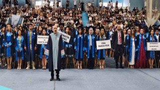 ZBEÜde mezuniyet coşkusu