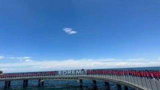 100 kızla renkli 100. yıl kutlaması