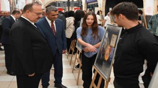 “100.Yılında Cumhuriyet ve Atatürk” konulu resim sergisi açıldı