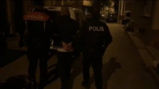 13 yıl hapis cezası bulunan hırsız yorganların arasından çıktı