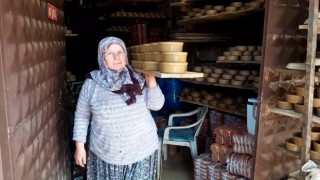 142 yıldır yapılan her çömleğe kadın eli değiyor