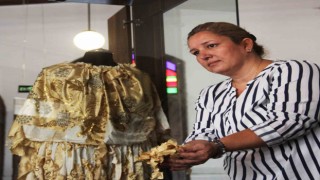 2 asırlık gelinlik, 184 yıllık binada sergileniyor