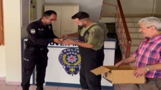 3 gündür kayıp olan muhabbet kuşu, yakalanarak sahibine teslim edildi