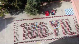 400 öğrenciden Cumhuriyet Bayramına özel koreografi
