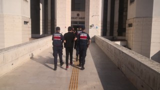 60 bin liralık saatleri çalıp kaçtı ama jandarmadan kaçamadı