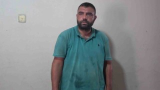 Adana'da yufka ekmek arasında silah ele geçirildi