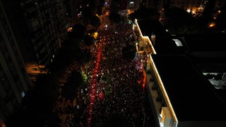 Adana Cumhuriyete sahip çıktı: 100 metrelik Türk bayrağı açıldı