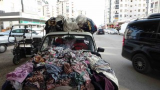 Adanada gezen mağazaya bakan bir daha bakıyor