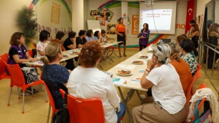 Adana'da Kadınlara Kadın Sağlığı Semineri Verildi