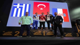 Adanalı kadın sporcudan büyük başarı: Dünya şampiyonu oldu