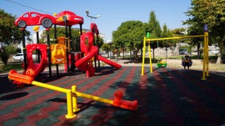 Adıyaman Belediyesi çocuk oyun gruplarını yeniliyor