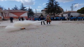 AFADdan ilkokul öğrencilerine yönelik deprem ve yangın tatbikatı