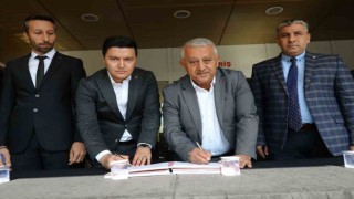 Afyonkarahisar Belediyesinden çalışanları bayram ettiren haber